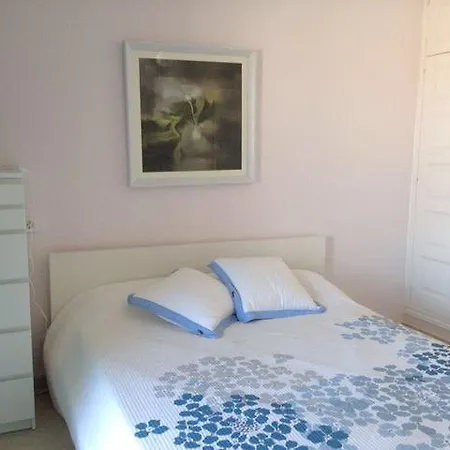 In Las Americas Apartman *